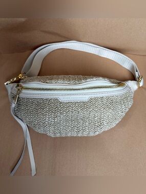 Aimee Kestenberg CABO SLING Raffia Woven Straw Crossbody Belt Bag in Cream EUC